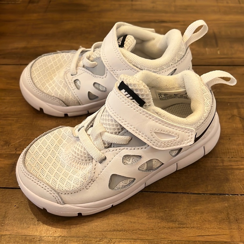Nike free run shoes - size 7.5 toddler